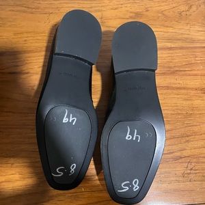 Vionic Leather Loafers in size 8.5.